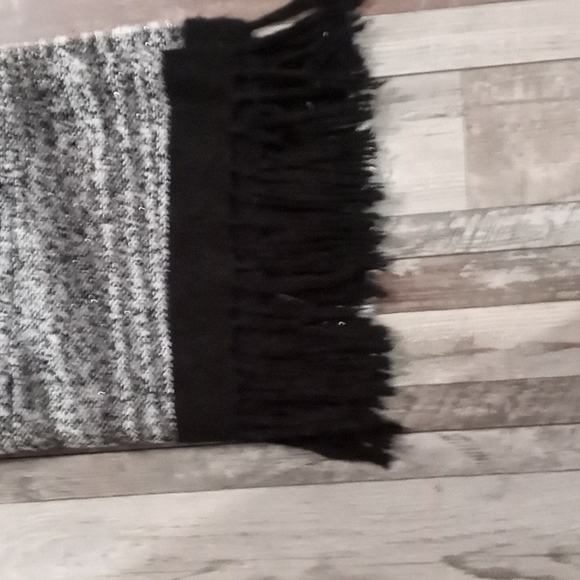 🖤💛THROW💛🖤 - Picture 4 of 5